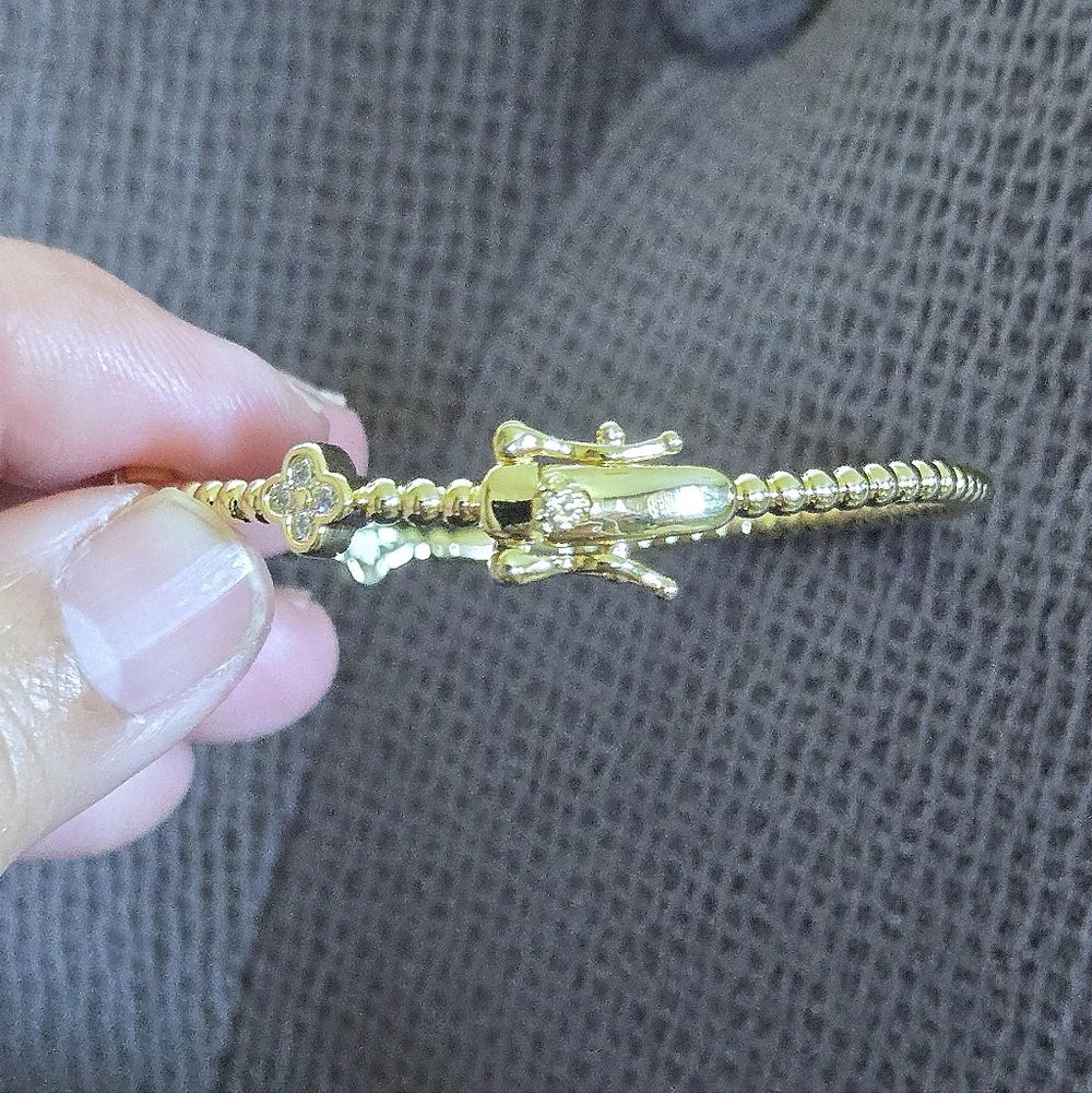 Gold💛 Hinged Cubic Zirconia💎 Flower🌸 Bracelet - NWT - Picture 6 of 16